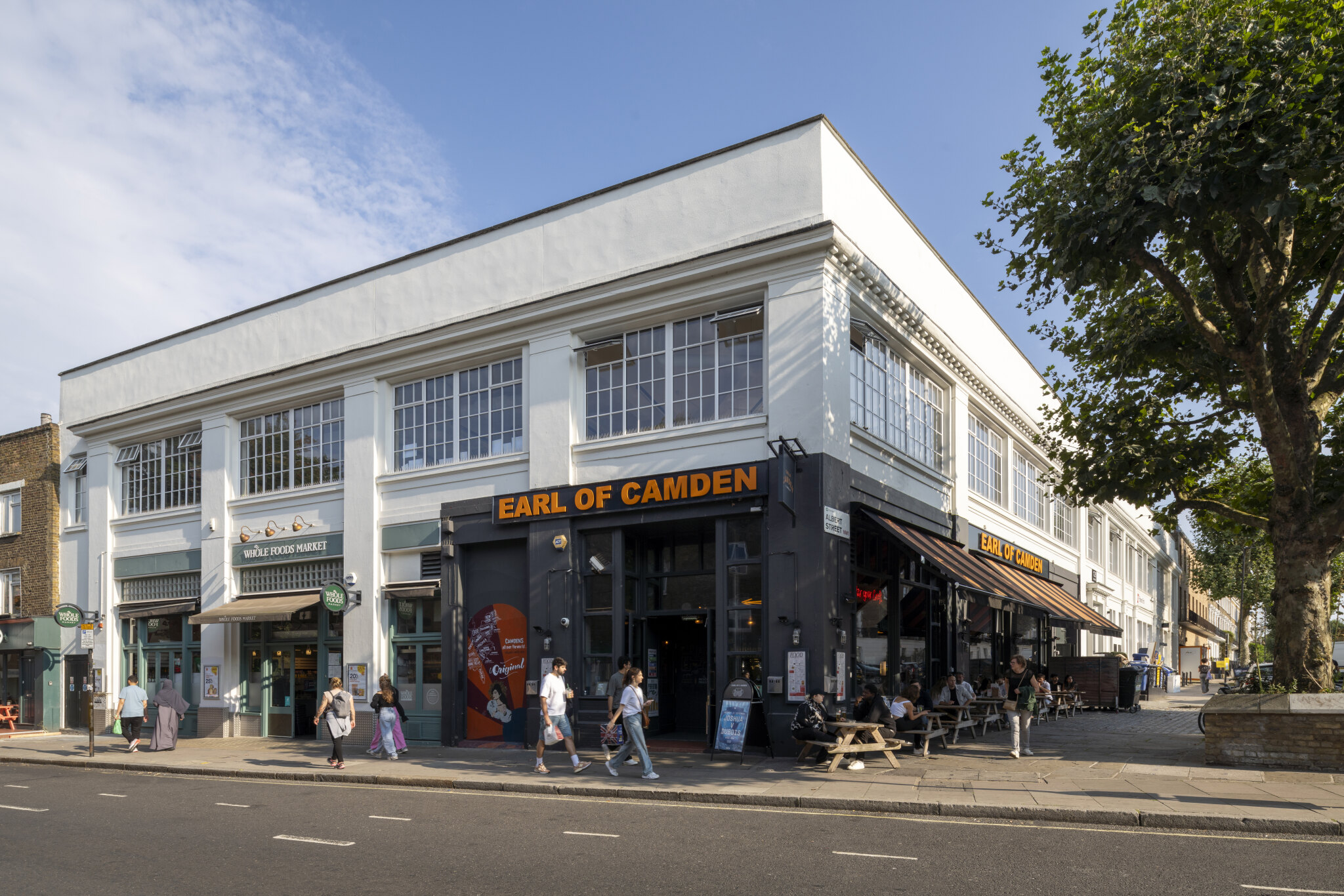 Acquisition d'un immeuble de bureaux et de commerces à Londres 