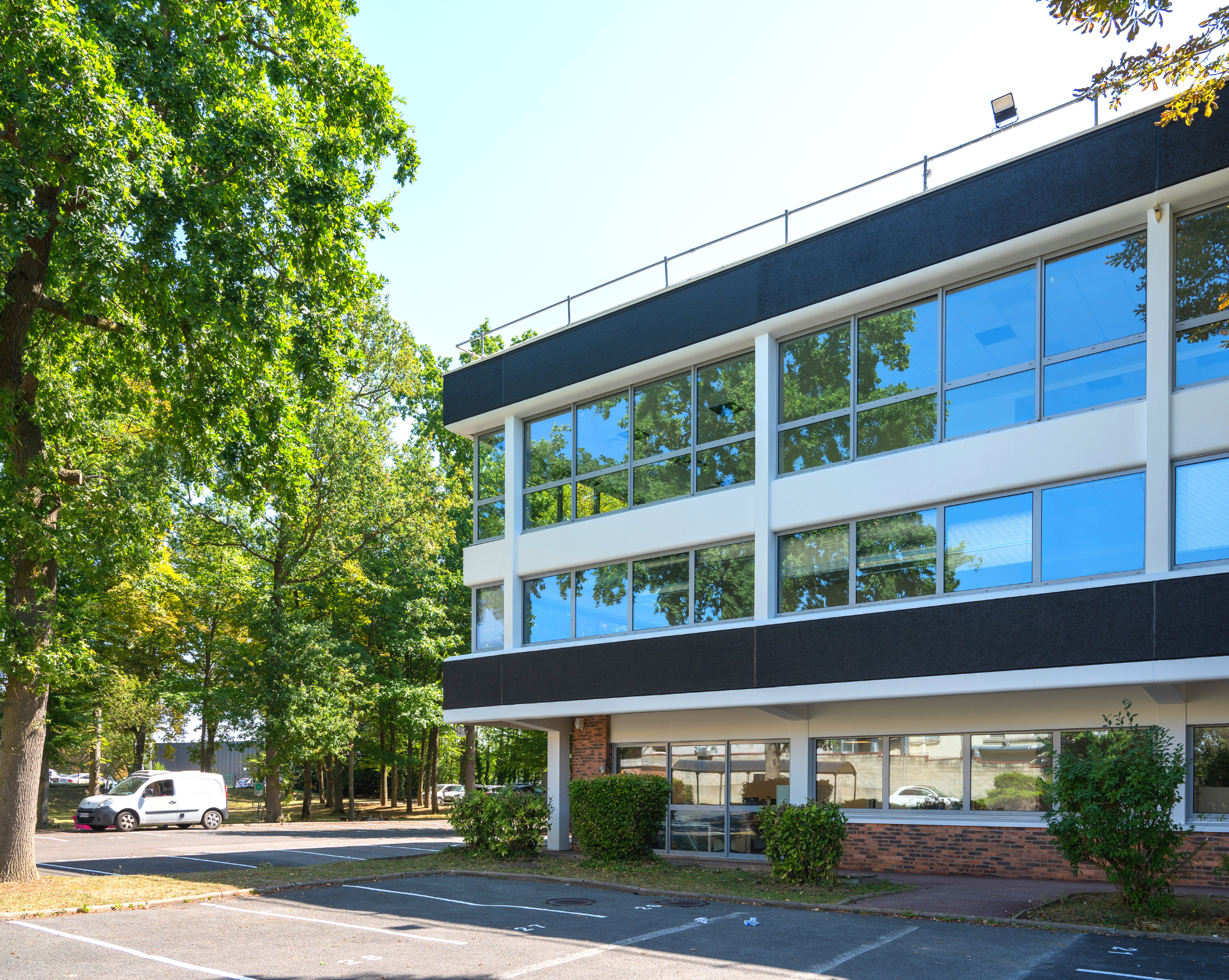 Bureaux et activités à Noisy-le-Grand